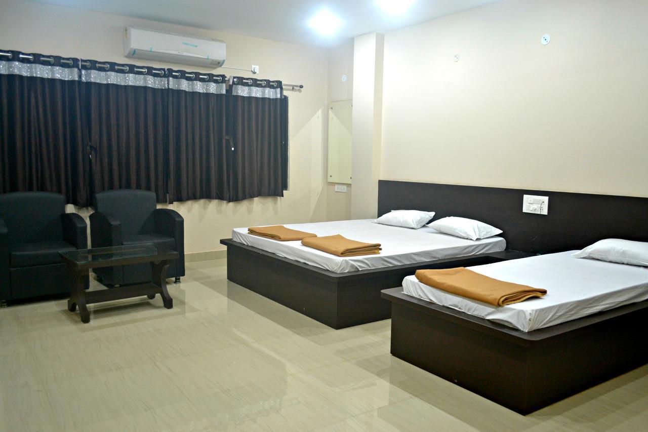 Hotel Bhammars Balangir Room photo