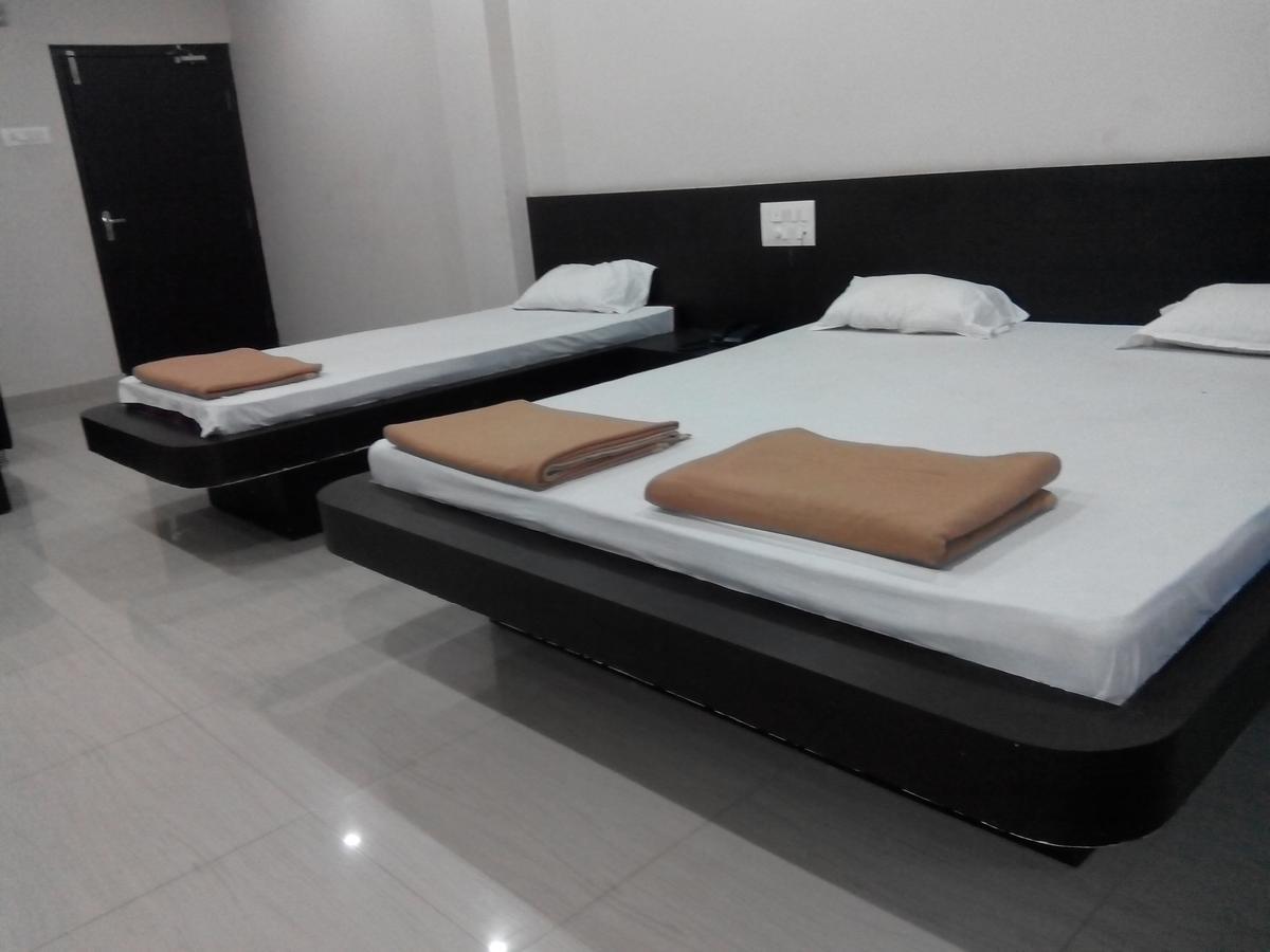 Hotel Bhammars Balangir Room photo