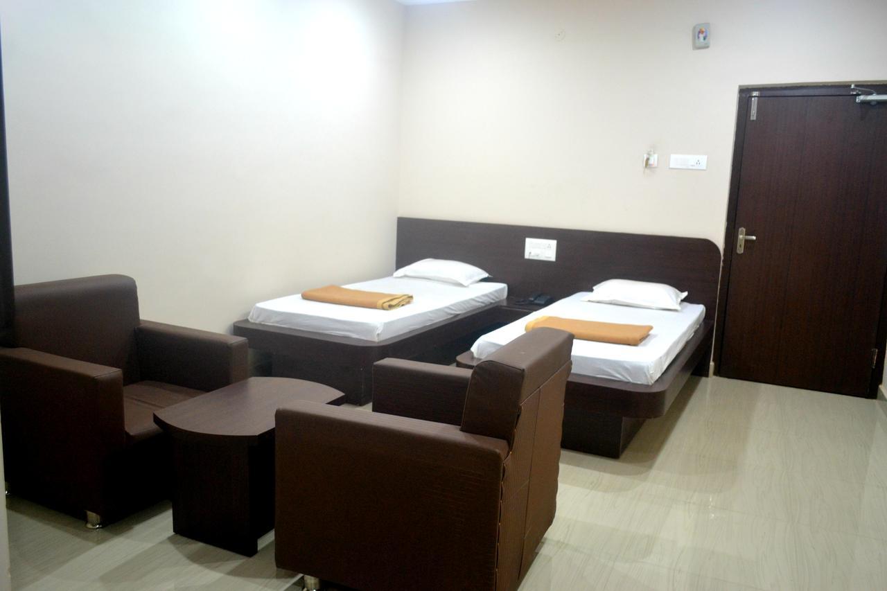 Hotel Bhammars Balangir Room photo